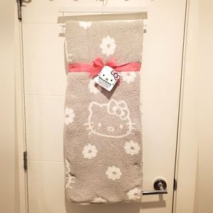 NEW Hello Kitty Super Soft Throw Blanket ✨️ 50" x 60"